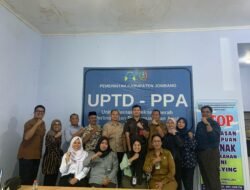 Diskusi 9 komponen Pemangku Kebijakan Tentang Penanganan Kasus Anak Di Jombang