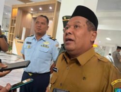 BUPATI WARSUBI DAN WAKIL KOMITMEN PEMERINTAHANNYA BERSIH DARI KKN
