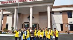 Guna menambah pengetahuan : Mahasiswa UNIMAS laksanakan Studi Komparatif ke PN Mojokerto