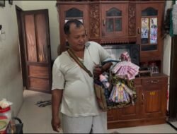 Inspiratif : Pedagang Asongan Jombang, Berangkat Ke Baitulloh Bersama Istri
